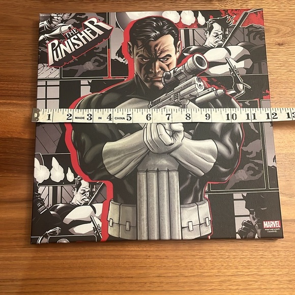 SILVER BUFFALO THE PUNISHER CANVAS and SILVER BUFFALO DEADPOOL
Excellent - Picture 5 of 10